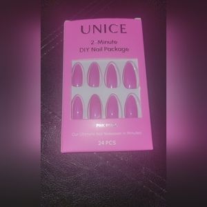 FREE 2 minute DIY  Nail Package